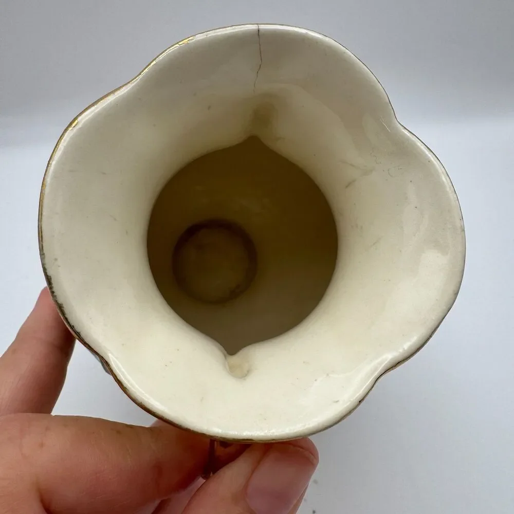 Vintage Hull Pottery Water Lily Vase L-1 Gold Trim Double Handle